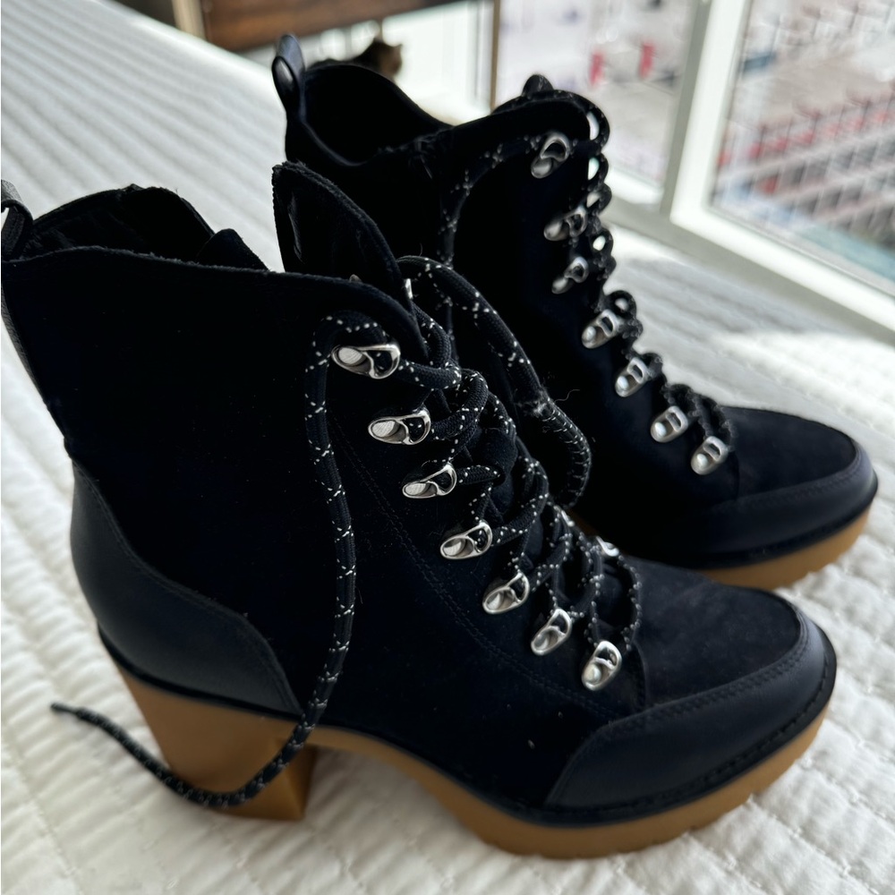 Sun and Stone black Chelsea Boots
